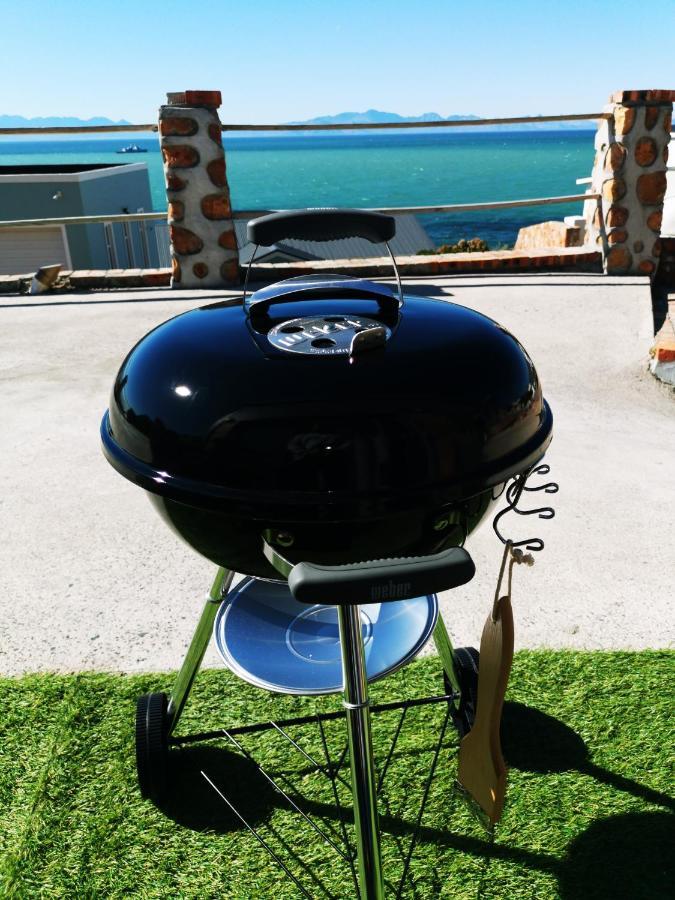 Appartamento Relax,Revive,Reset & Enjoy The Sounds Of The Sea! Città del Capo Esterno foto